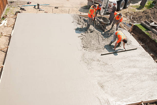 Best Concrete Sidewalk Installation in Laingsburg, MI